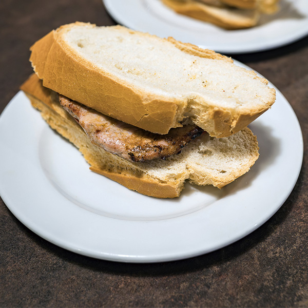 Montadito de pollo / lomo