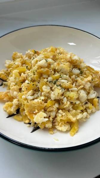 Revuelto bacalao dorado