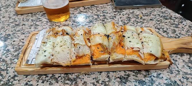 Pan cateto (Carne mechá y salmorejo)
